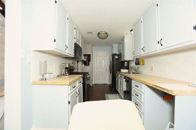 Photo - 354 S Amherst Dr