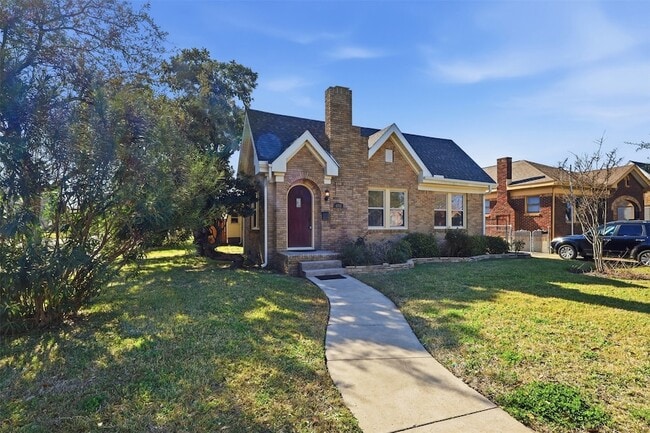 Photo - 4701 Avenue N 1/2 Rear