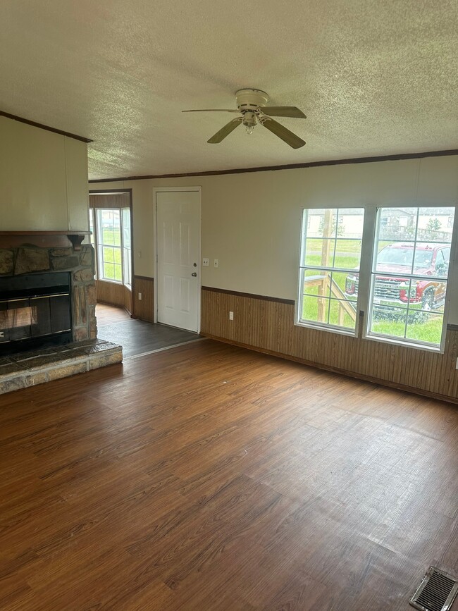 Photo - 214 Troy View Dr