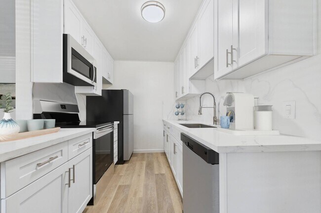 Building Photo - 1102 Idaho Apartments