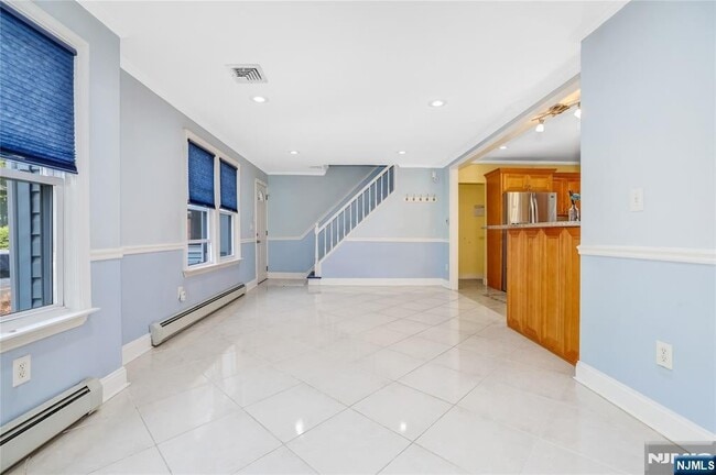 Photo - 25 Smith Ave