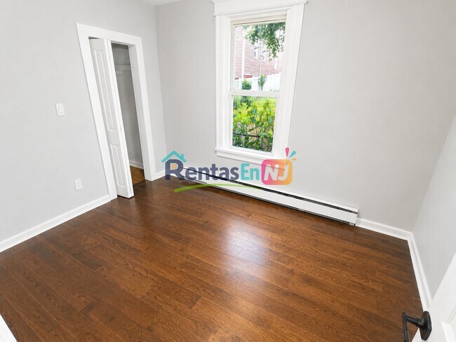 Photo - 10 Rodwell Ave Unidad 1B