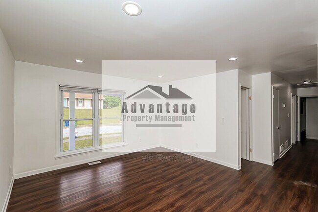Photo - 1455 Helen Ln SW