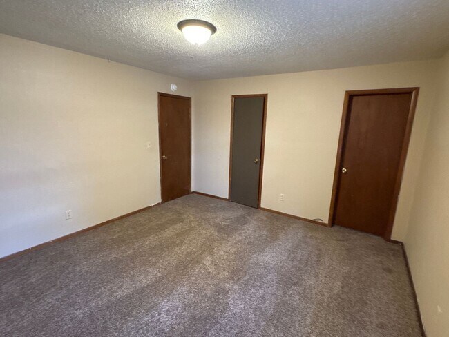 Photo - 2 Bedroom 1 Bathroom duplex near Missouri ... House