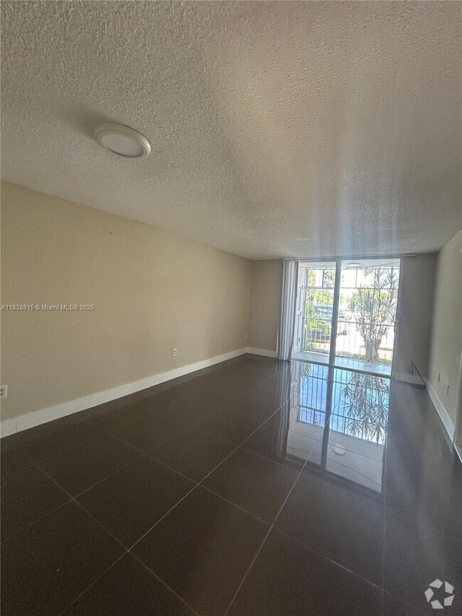 Building Photo - 19851 SW 114th Ave Unit 103 Rental