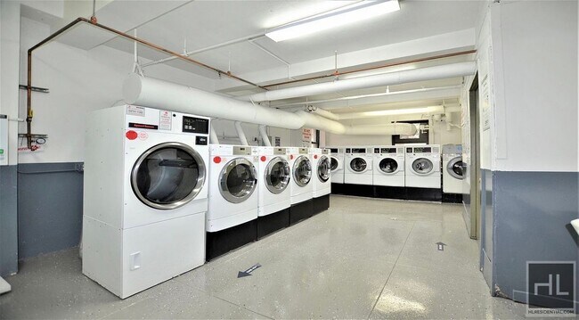 Photo - EAST 56 STREET Unidad 7L