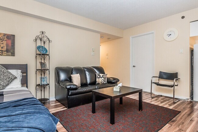 Building Photo - 1241 Rue Ste-Élisabeth