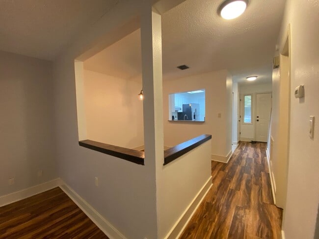 Photo - 1730 Beechwood Cir N