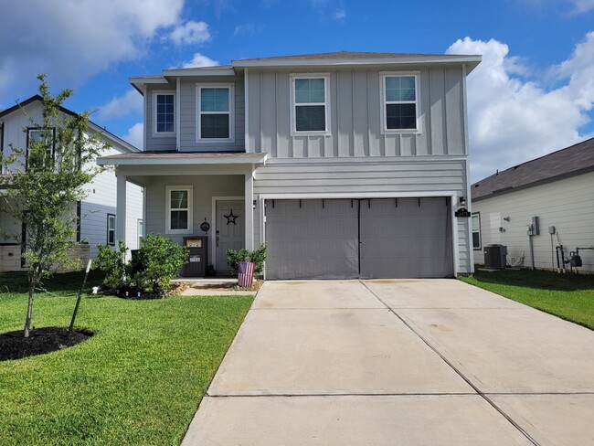 Building Photo - 16975 Pandora Wy