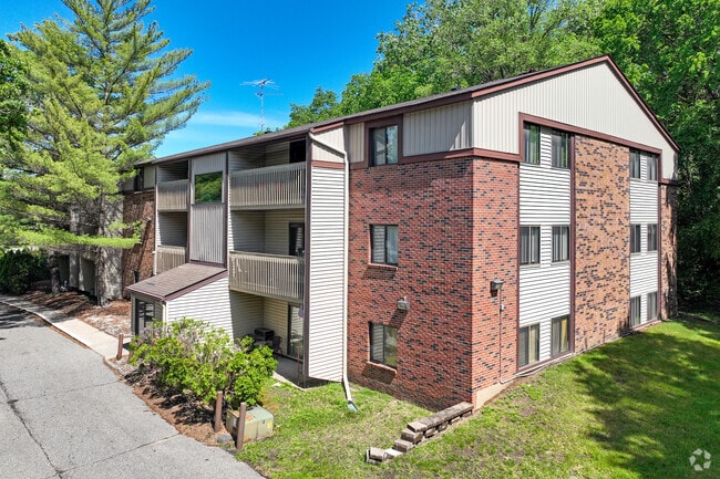 Photo - Summit Ave Apartments