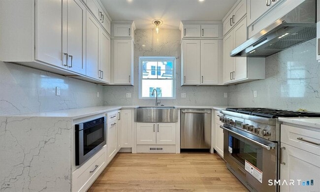 Photo - 25 Village Rd