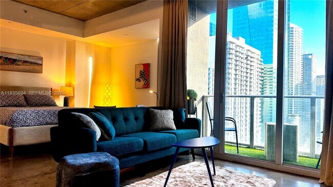 Photo - 151 SE 1st St Unidad 2205