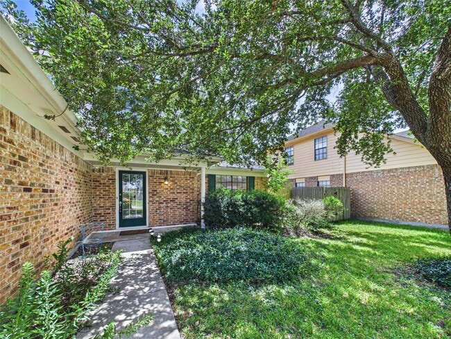 Photo - 814 Lochnell Dr