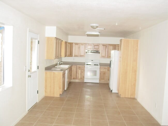 Photo - 3BR/2BA/2GA 1,768 sq.ft. rental in Sierra Vista, AZ- Brand New Tile In Bedrooms!!!