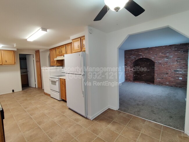 Photo - 729 S Fir St