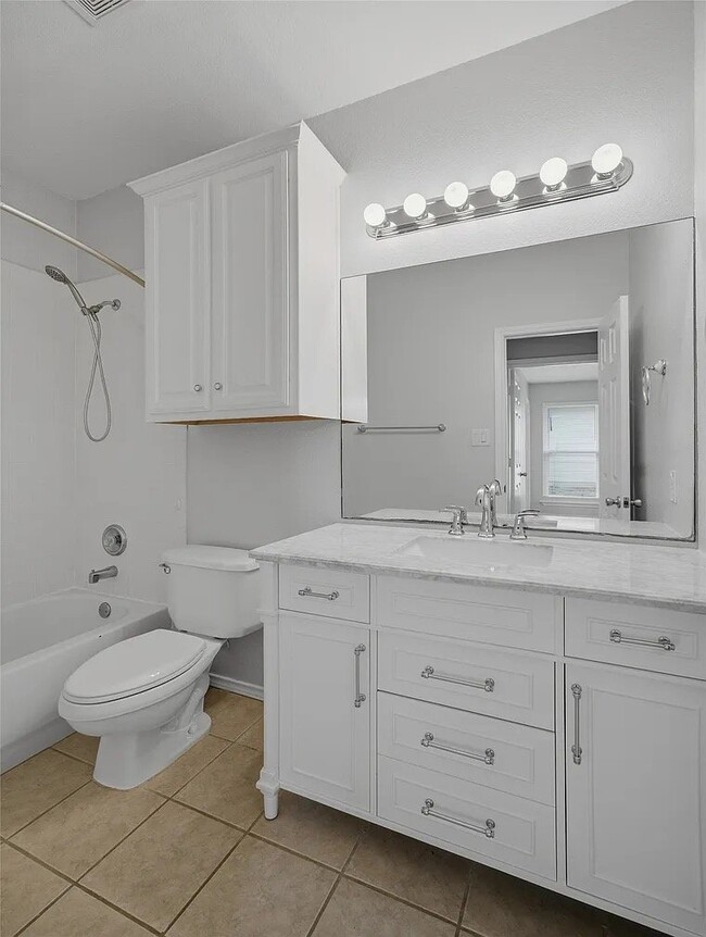 Photo - 1337 Red River Dr