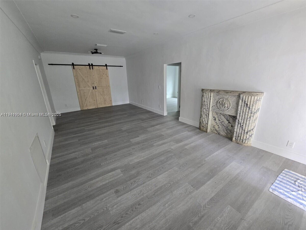 Photo - 1637 SW 17th St