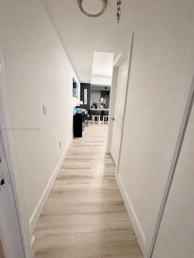 Photo - 6960 SW 39th St Unidad E102