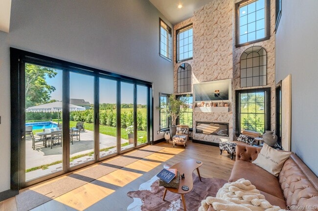 Photo - 70 Arshamomaque Ave