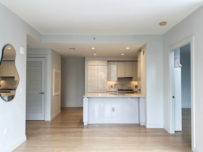 Photo - 135 Seaport Blvd Unit 1705