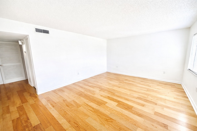 Photo - 2505 N Alafaya Trail Unit 2505 N. Alafaya Trl