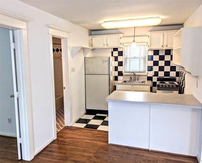 1807 Oxford St Unit 1/2