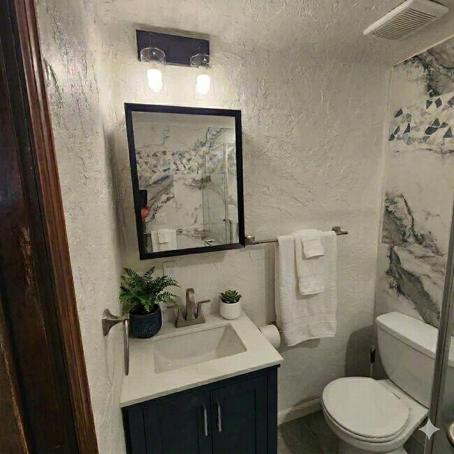 Photo - 1116 Emerson St Unit 13