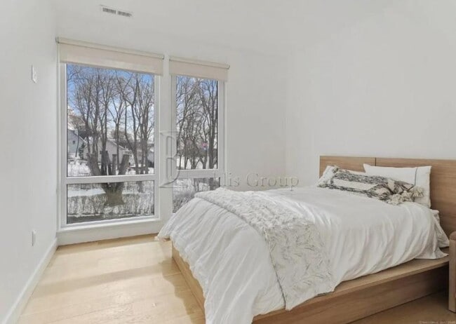Photo - 3 bedroom in NEW HAVEN CT 06513 Unit 4