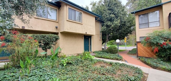 Photo - 570 Peach St