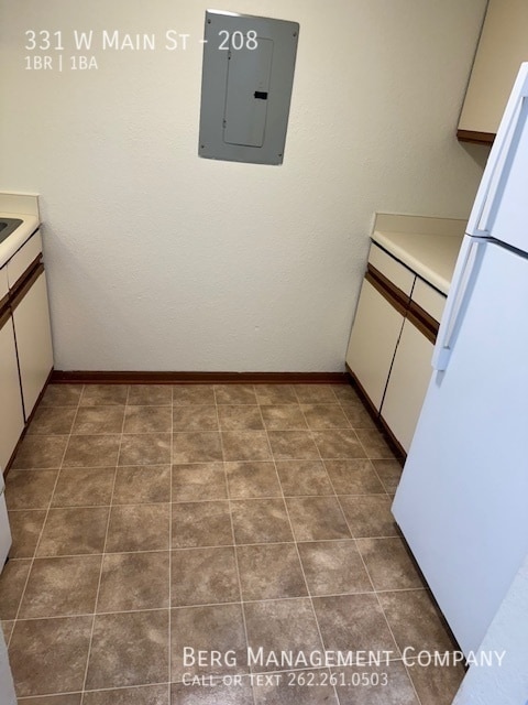 Building Photo - 331 W Main St Unit 208