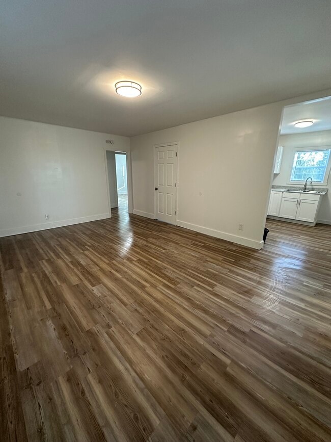 Photo - 221 Adamsville Ct