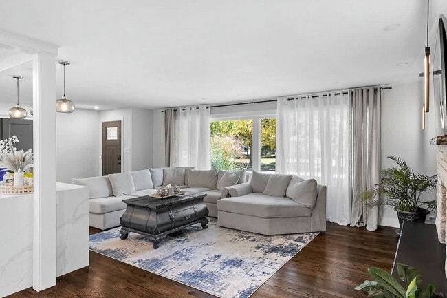 Photo - 7018 Le Claire Ave Unit SI ID1496926P