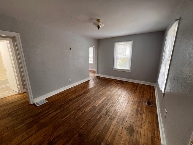 Photo - 606 Kingwood Dr