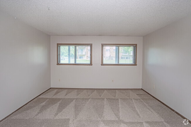 1BR, 1BA - 570 SF