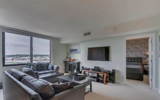 Building Photo - 2451 Midtown Ave Unit 1517