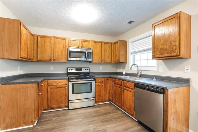 Photo - 6961 Mahonia Pl