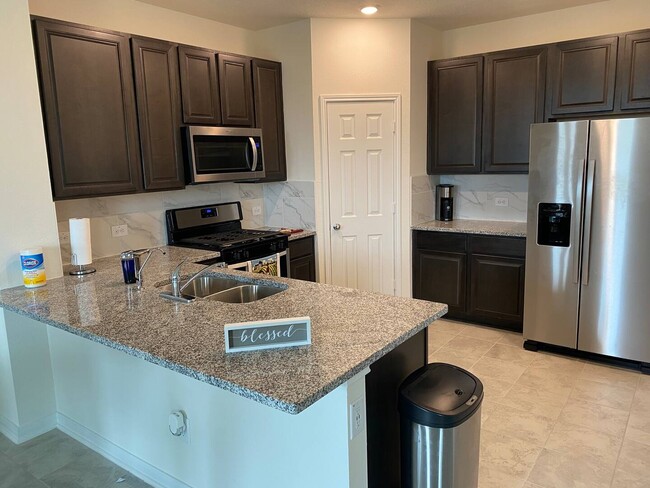 Kitchen - 23314 Stahl Creeks Ln Casa