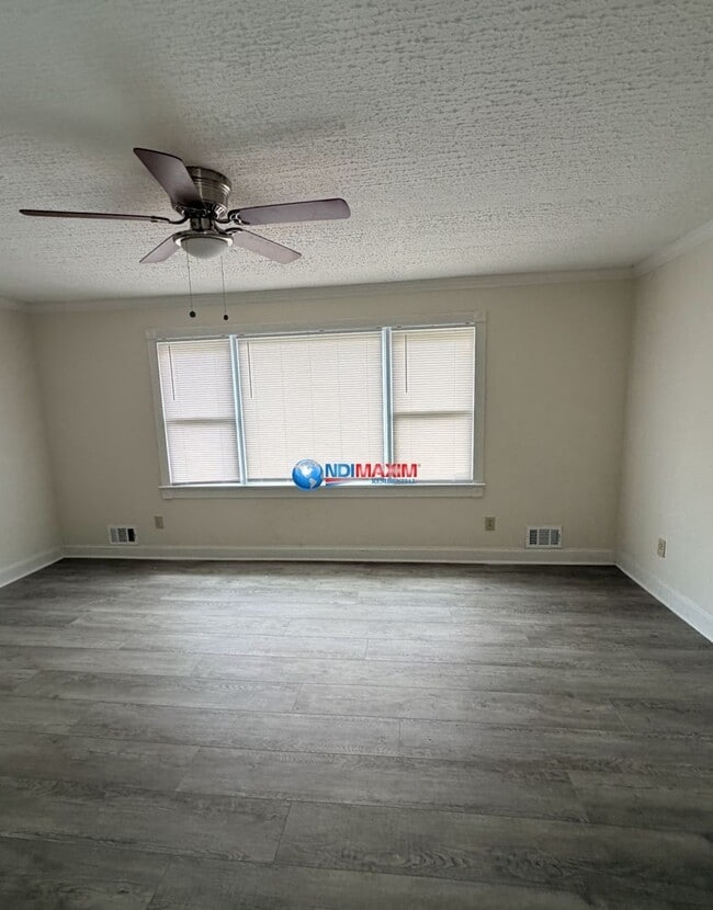 Photo - Spacious two master bedrooms split-level house in Decatur