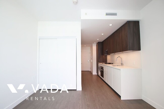 Photo - Paramount 1 in Brighouse Studio For Rent 1... Unit 1302