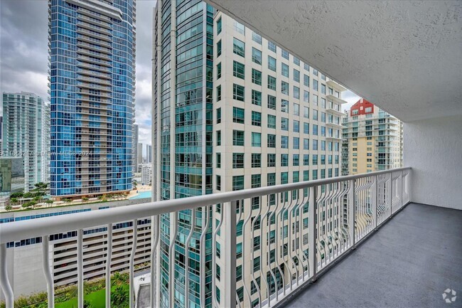 Building Photo - 1200 Brickell Bay Dr Unit 2920 Rental