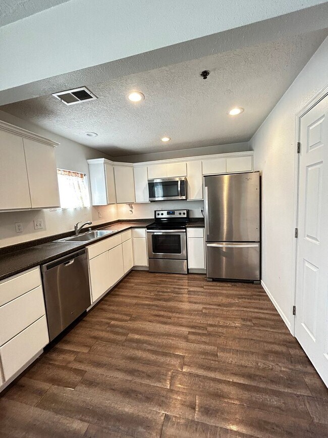 1808-1810 Gold Ave SE - 1808-1810 Gold Ave SE Apartment Unit C