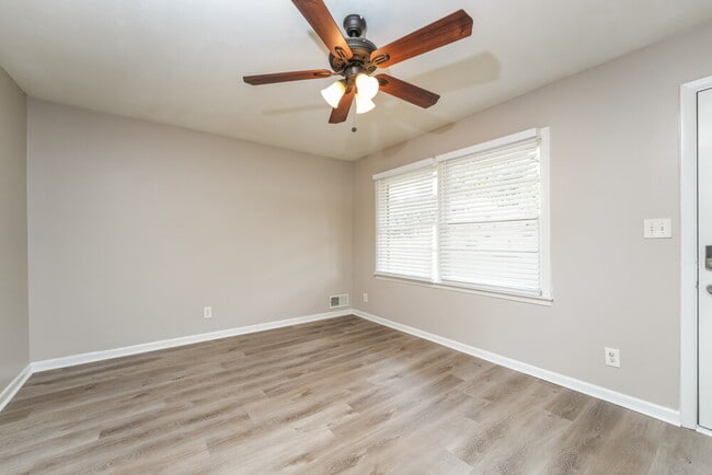 Photo - 1228 Weston Dr