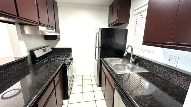 Building Photo - Clark Drive Apartments