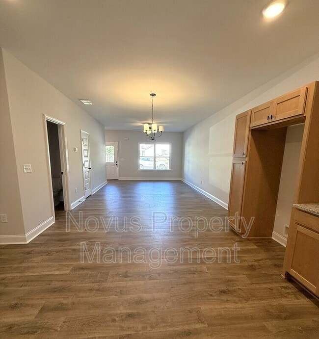 Photo - 108 Crestpoint Rd