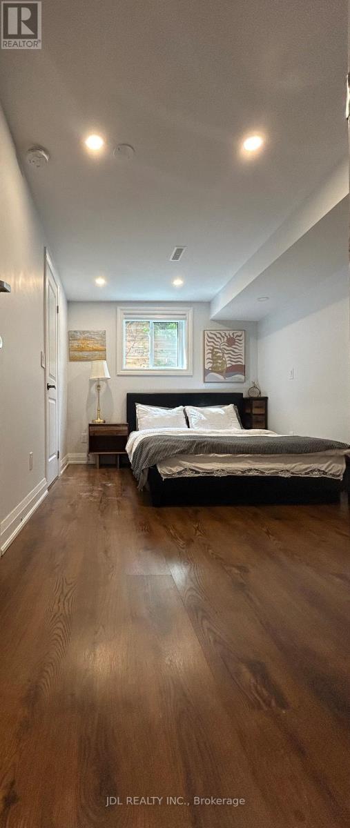 Photo - 973 Willowdale Ave