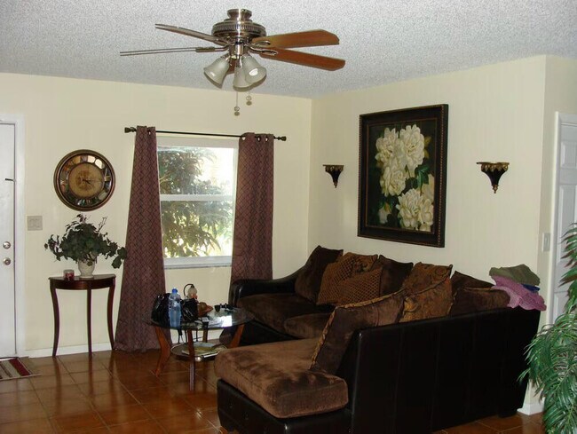 Photo - 2589 Dolphin Dr