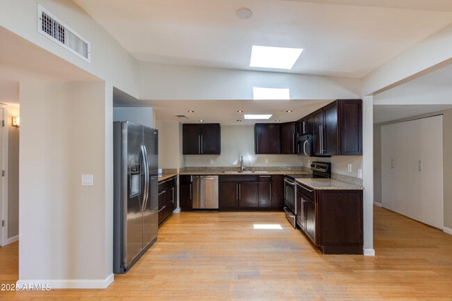 Photo - 3707 E Laurel Ln