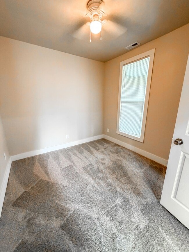 Photo - 125 9th St S