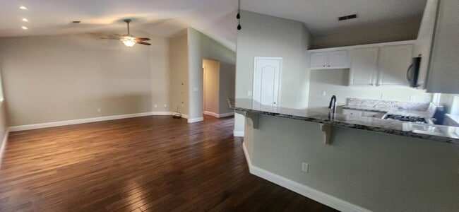 Photo - 9704 Portland Rose Ave Unidad 9704 Portland Rose Ave