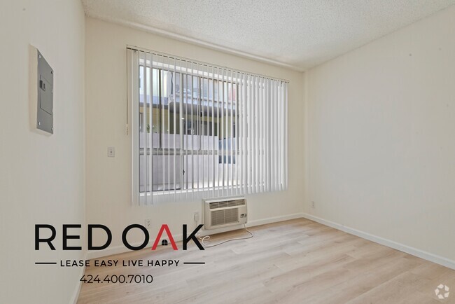 Building Photo - Recently Redone Junior/One Bedroom with Ai... Unit 108 Rental